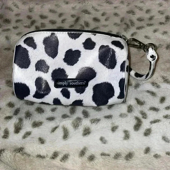 Simply Southern Cow Print Wristlet - Picture 1 of 4